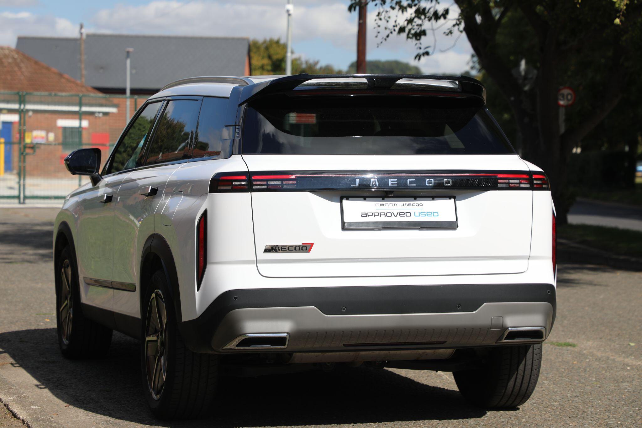 Large vehicle image